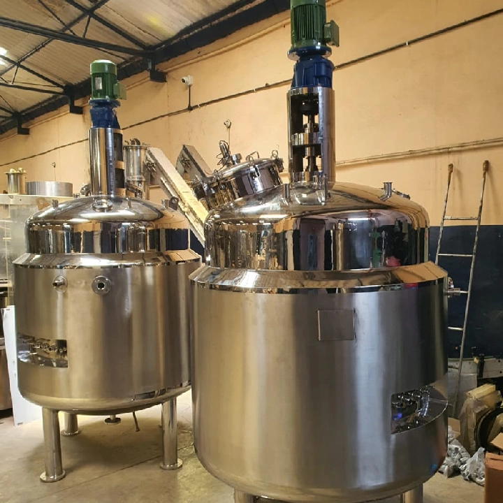 MANUFACTURING VESSEL